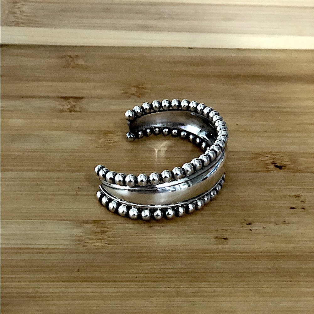 $218 Large Estate Cuff Sterling Silver Marked 925 - Picture 4 of 11